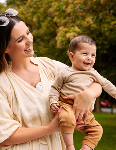 M6 Mobile Breast Pump Single Maroon 